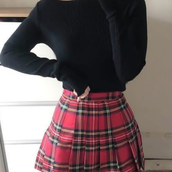 LOOKING FOR TOPS/PANTS/SKIRTS - Picture 6 of 8